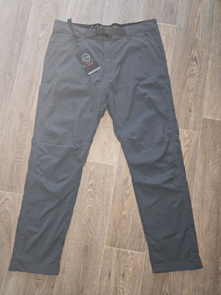 Wrangler Herren Trekkinghose W38 L30 Grau Neu in Berlin