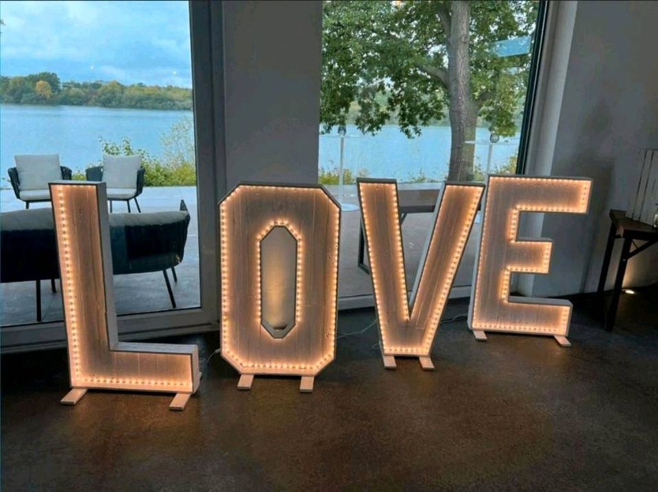 Verleih❤LED XXL-Leuchtbuchstaben LOVE Heiratsantrag Hochzeit Deko in Keltern