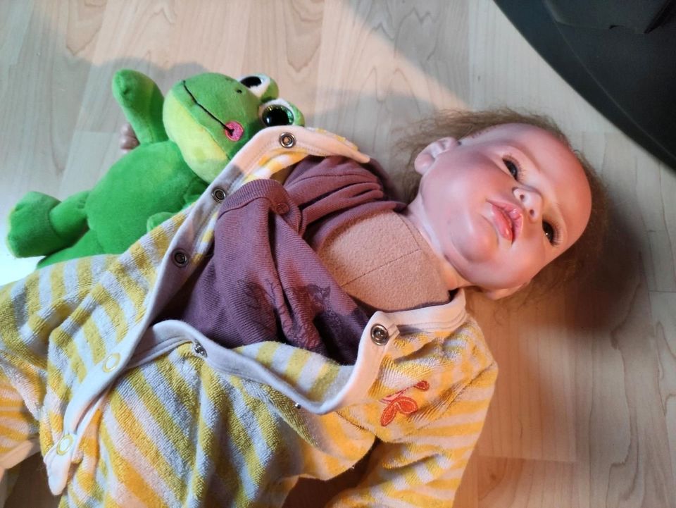 Reborn Baby Puppe bespielt schwer plus Maxi Cosi in Röthenbach