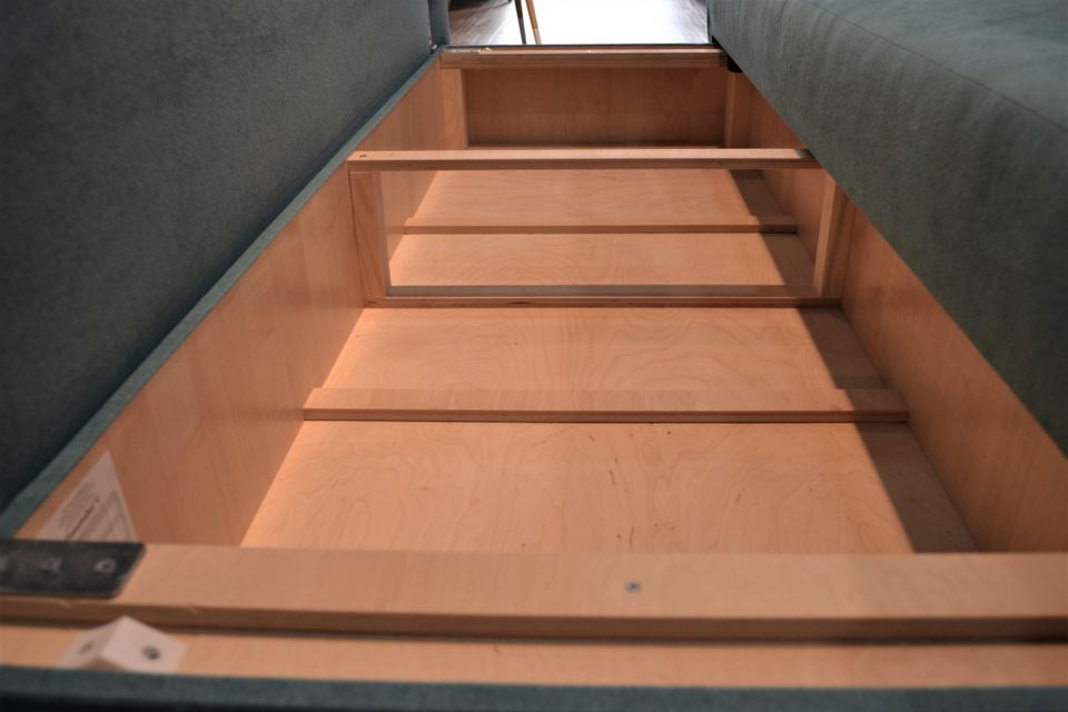 SOFA MIT SCHLAFFUNKTION STAURAUM COUCH MIT BETTKASTEN NEU in München