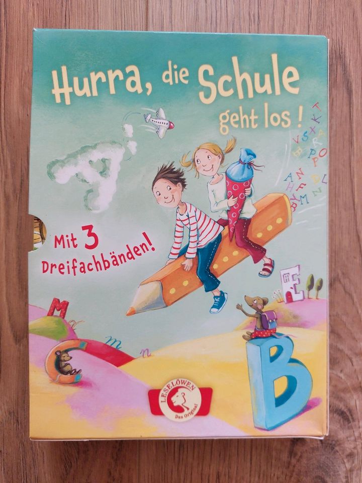 NEU "Hurra, die Schule geht los!", 3 Erstlesebücher Leselöwen BOX in Ettlingen