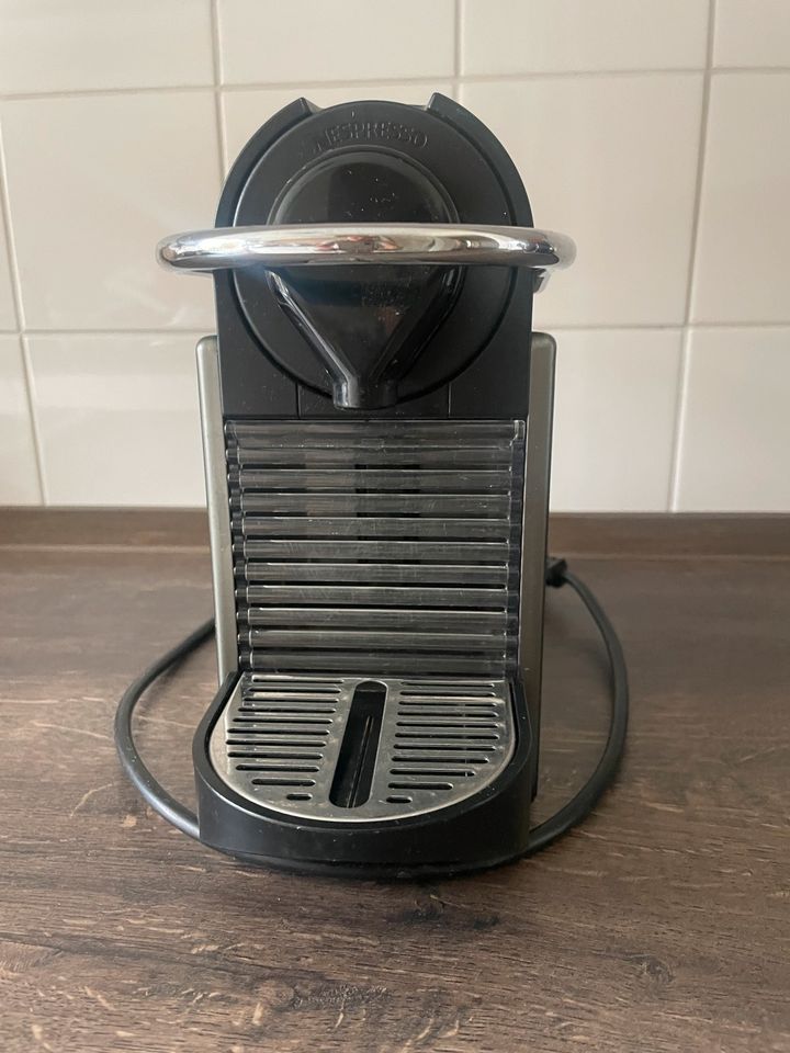 NESPRESSO KAPSELN KAFFEMASCHiNE PIXI in Hamburg