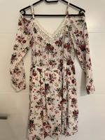 Kleid SuperDry 36 S Blumenkleid Blumen Weiß Baden-Württemberg - Oberhausen-Rheinhausen Vorschau
