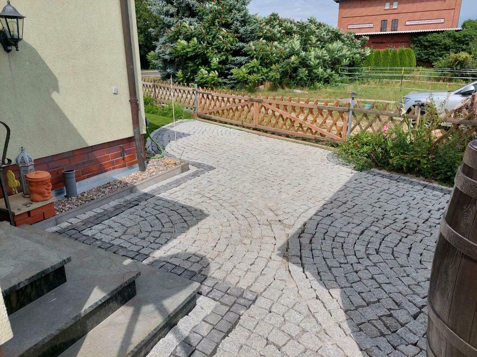 Gartengestaltung/Pflasterarbeit/Rasenpflege/Poolbau/Zaunbau/Teich in Beeskow