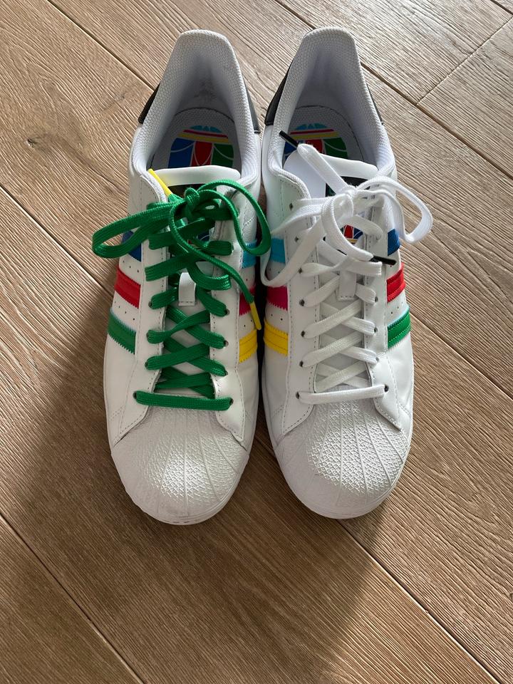 Adidas Superstar FU9521 Colorful trefoil neuwertig in Bayern Furth kleinanzeigen