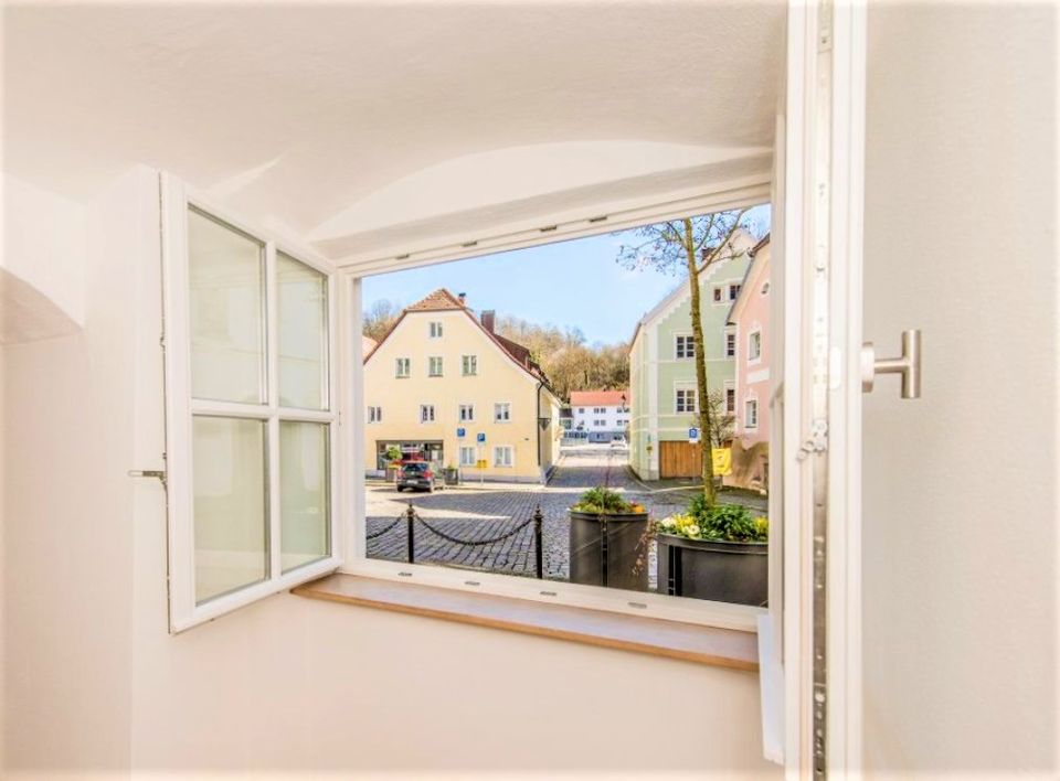 Historischer Wohntraum: 3-Zimmer-Wohnung - repräsentativ und flexibel nutzbar in Passau (Hals) in Passau