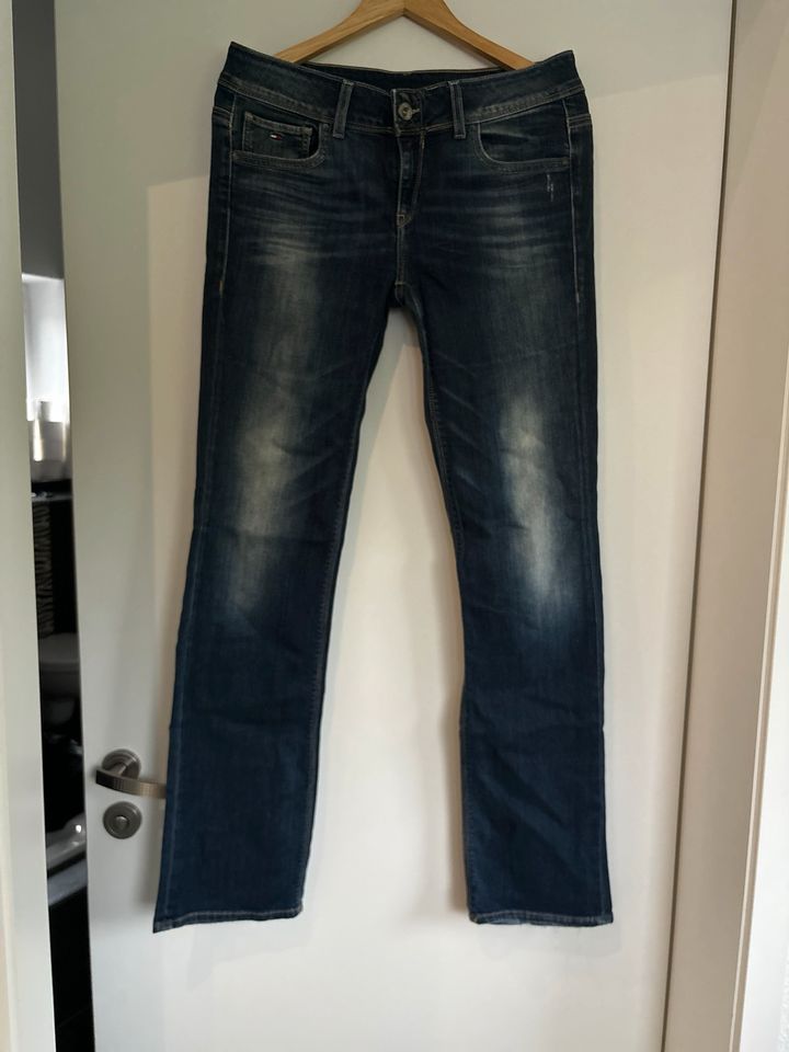 Hilfinger Jeans in Haßloch