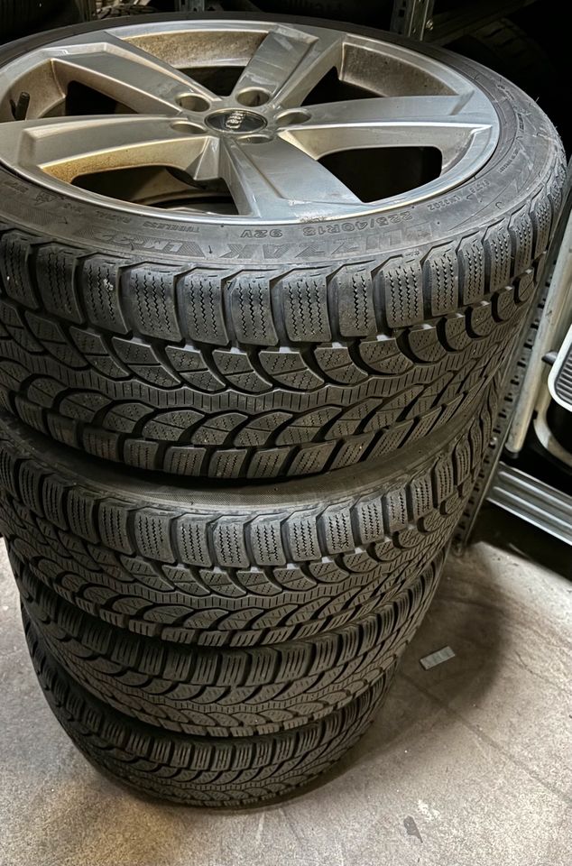 "4 Reifen mit Felgen - Audi Original 225/40R18 - Winter Reifen" in Saarbrücken