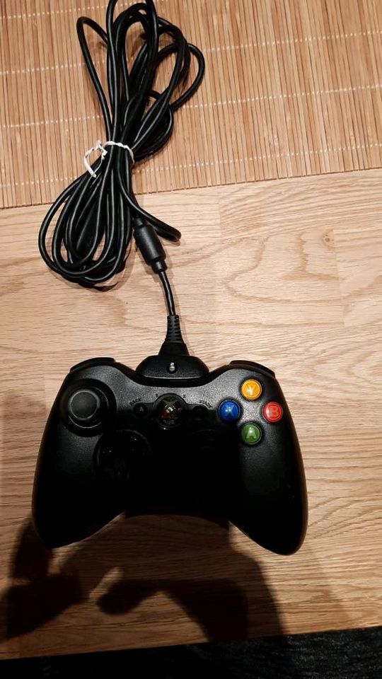 Xbox 360 inkl Zubehör und mehr in Bakum