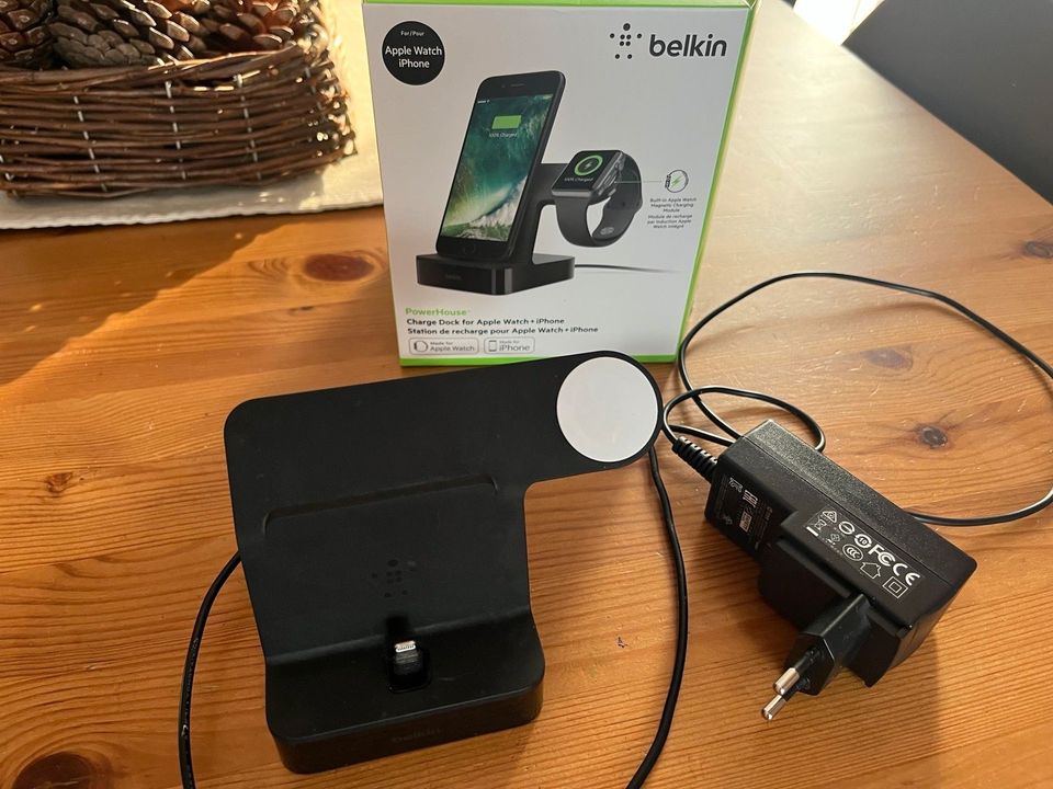 Belkin PowerHouse - Ladestation fürs iPhone und Apple Watch in Waldbreitbach