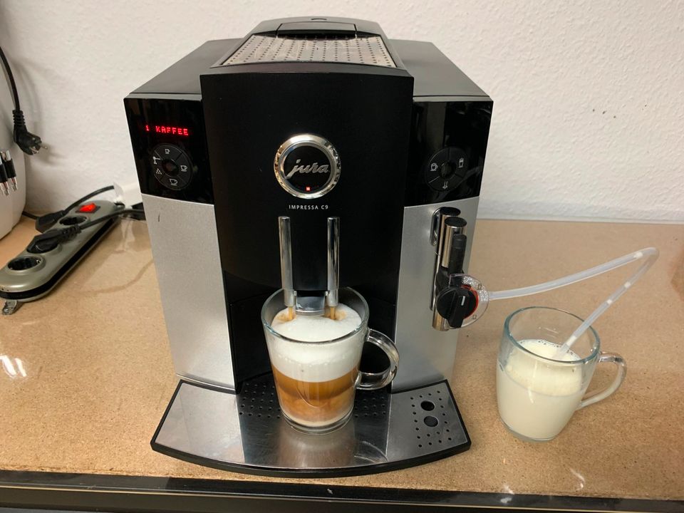 Jura Impressa C9 Kaffeevollautomat + 12 Monate volle Gewährleist. in Stuttgart