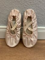 H&M Ballerinas Turnschlappen Gymnstikschuhe Gr. 28 Schleswig-Holstein - Neumünster Vorschau