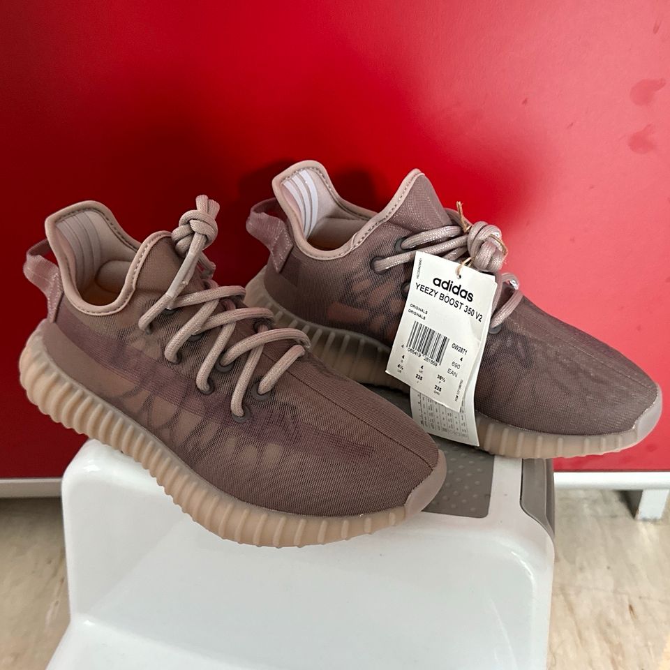 adidas yeezy boost 350 v2  EU36 2/3 original in Dresden