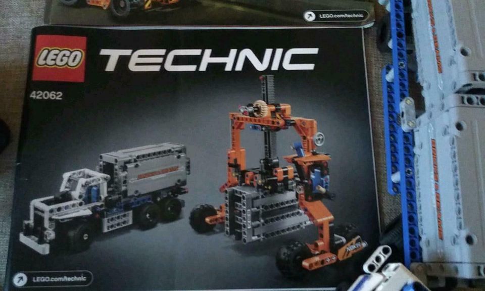 Lego Technic 42062 Container Transport in Duisburg