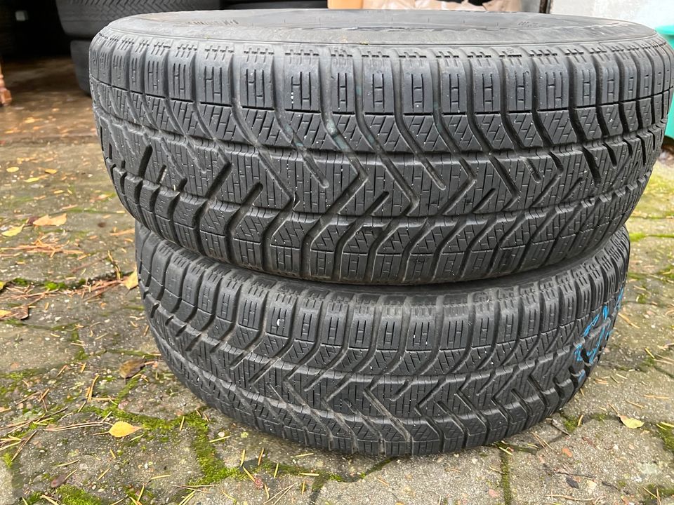 2 St. Pirelli Winter Reifen 195/65/R15, 7 mm, 2017, 2 Stück in Hannover