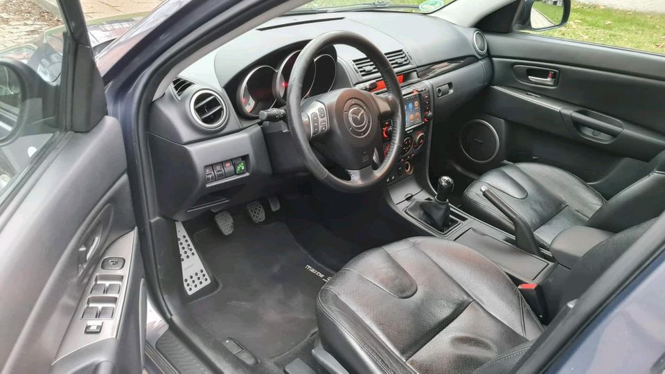 Mazda 3 Stoßstange kotflügel motorhaube Türen Rückleuchte in Essen-Haarzopf