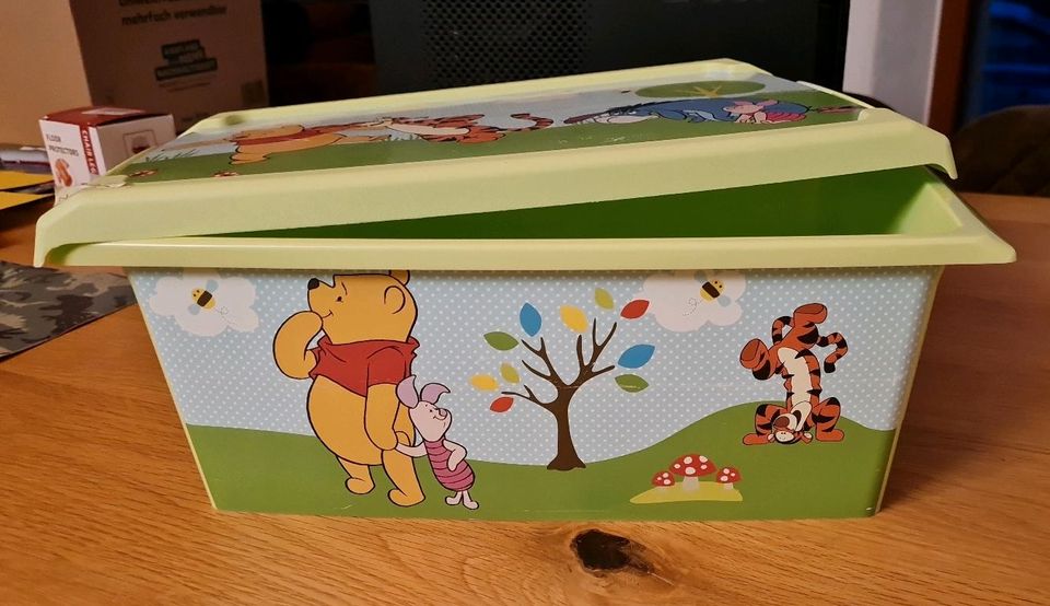 Spielzeugkiste Winnie Puh in Brehna