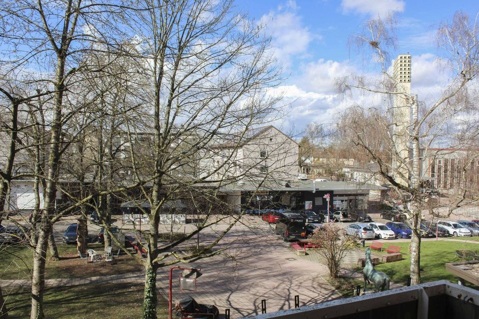 Sofort beziehbare 3-Zi-Wohnung mit Stellplatz, Balkon in verkehrsgünstiger Lage in Ostfildern