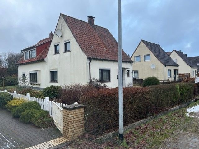 Baugrundstück OL_Nadorst mit Wohnhaus mit Sanierungspotential! in Oldenburg