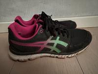 ASICS Schuhe Turnschuhe Gr. 39 / 40 Nordrhein-Westfalen - Solingen Vorschau