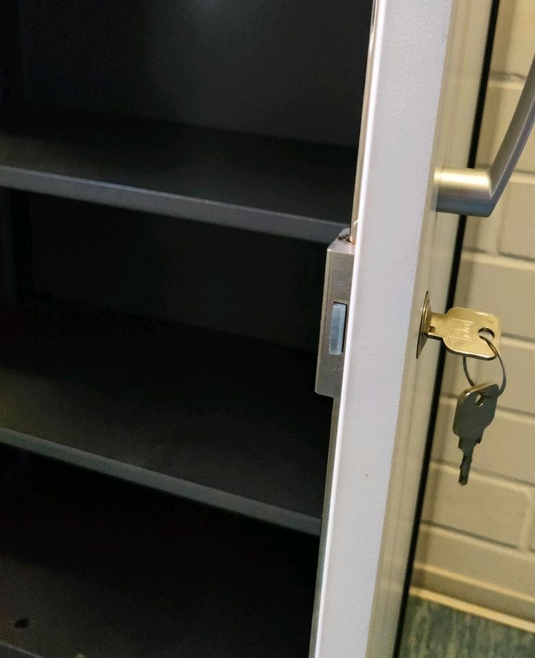 Aktenschrank Schrank Büroschrank Metall, knapp 3 Meter hoch in Westerstede