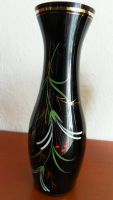 Schwarze Vase mit Bemalung und Goldrändern Niedersachsen - Bad Salzdetfurth Vorschau