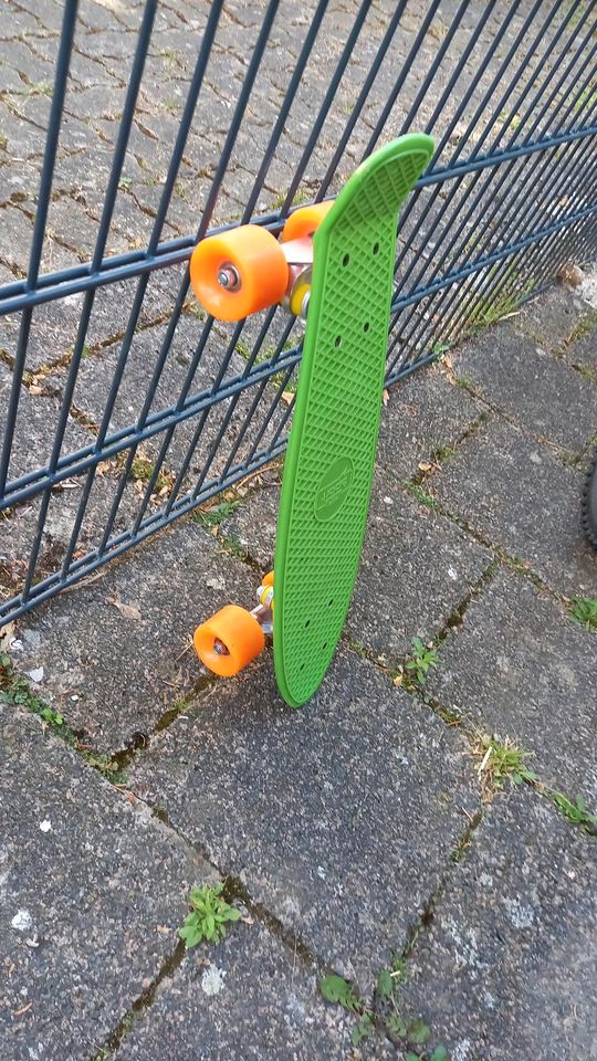 Skateboard für Kinder in Rosbach (v d Höhe)