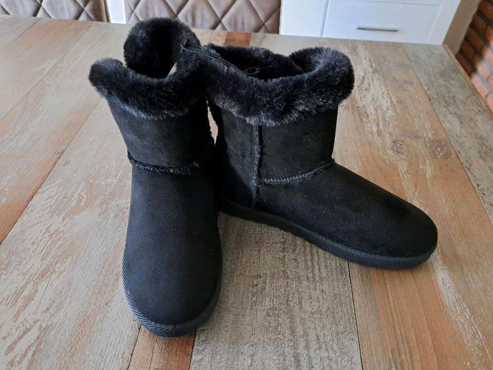 Bequeme, weiche neue Boots, Gr39 in Gescher