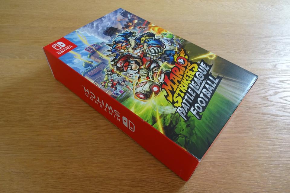 Große Werbebox "Mario Strikers Battle Football", Nintendo Switch in Wesel