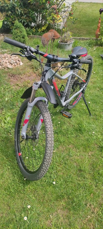 Cube Access WS Race Grey Berry, 16" Rahmen, Räder 27zoll in Stuttgart