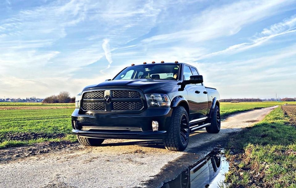 Dodge Ram 1500 V8 Pick Up in Gelsenkirchen