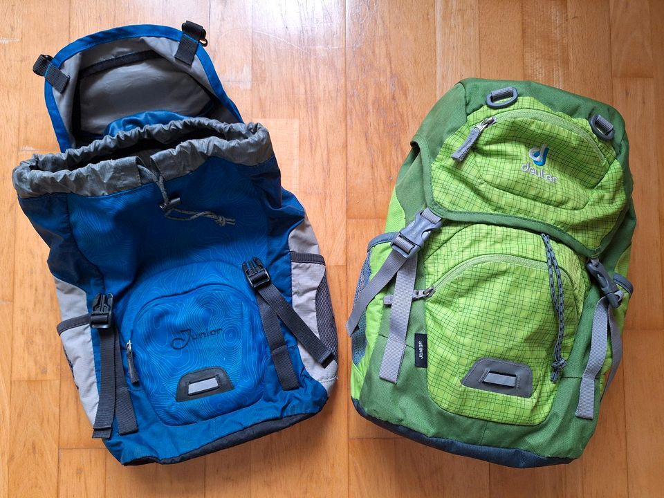 gebrauchte deuter junior Kinderrucksäcke, blau 8 €, grün 10 € in Berlin