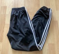 Adidas Junior Track Pants Trainingshose kaum getragen! Friedrichshain-Kreuzberg - Friedrichshain Vorschau
