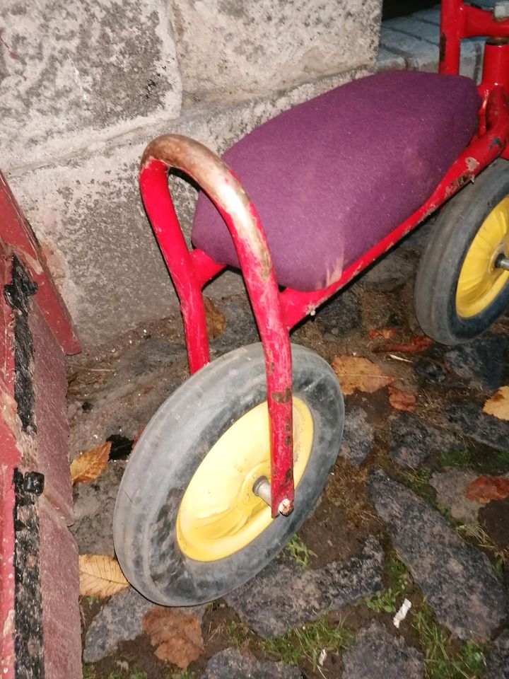 Laufrad Antik Alt Kinder Fahrrad in Homberg