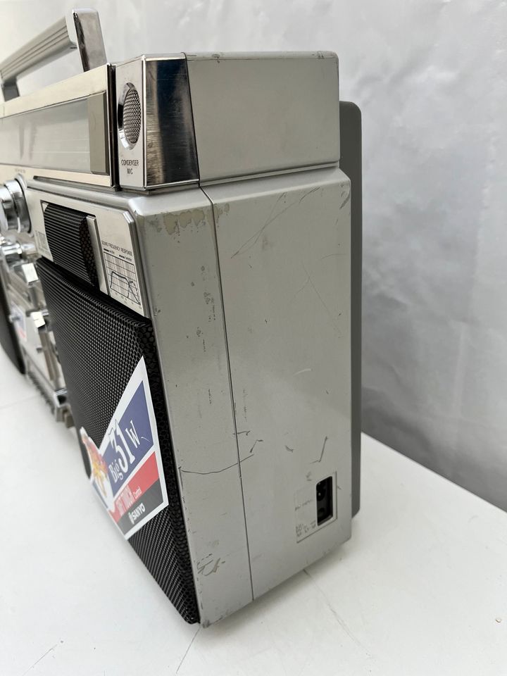 Sanyo M-X920LU Ghettoblaster vintage Radiorecorder gewartet in Berlin