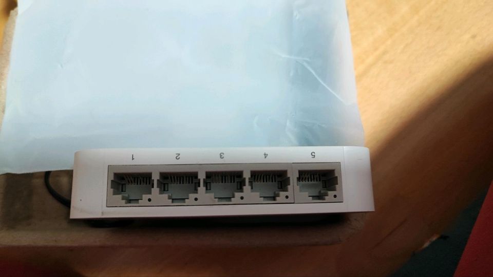 Tp-link LAN Port Switch Verteiler 5 Port in Titisee-Neustadt