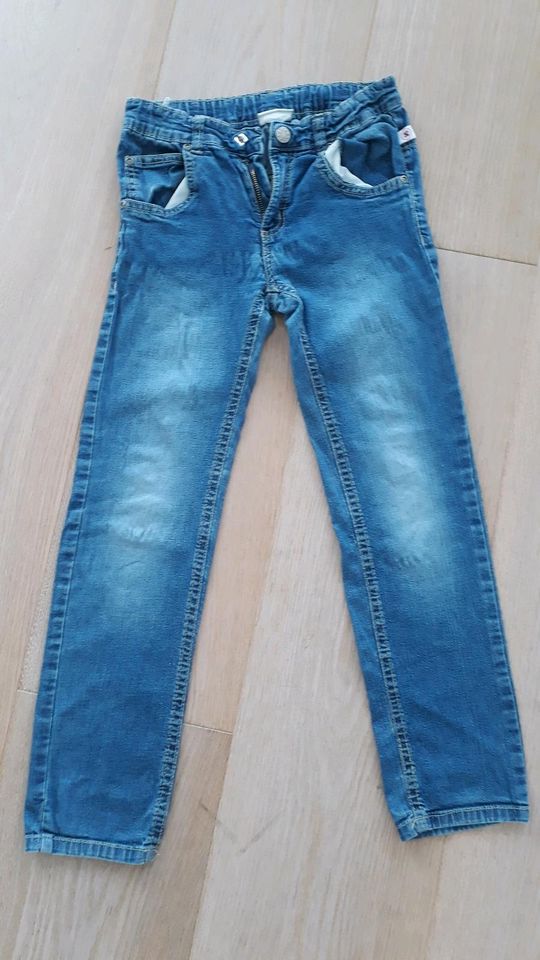 Jeans Gr. 128 in Rheinzabern