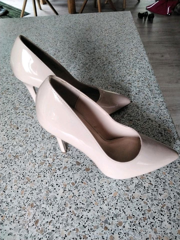 Catwalk Pumps beige/nude neu Gr. 37 Schuhe neu in Schlangen