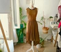 Sommerkleid H&M khaki Gr 38 M olivgrün Tailliert plissee ärmellos Friedrichshain-Kreuzberg - Kreuzberg Vorschau