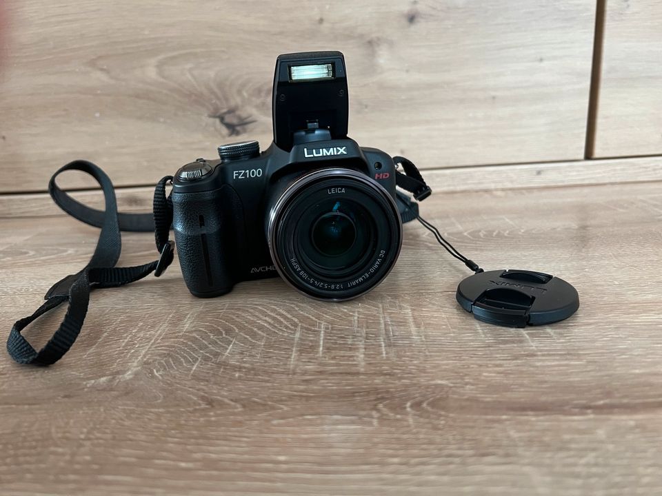 Systemkamera Panasonic „Lumix FZ100“ in Neuruppin