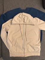 Set: Gr. XS 1 Sweatjacke DeFacto und 1 Sweatshirt Pull & Bear Nordrhein-Westfalen - Hilden Vorschau