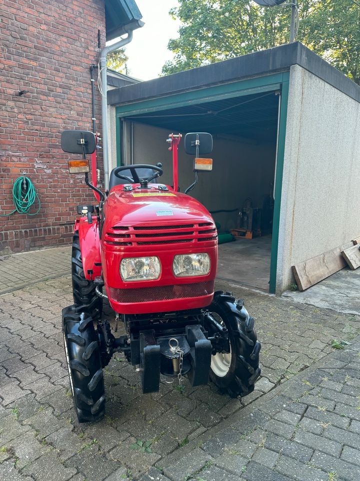 Kleintraktor Eurotrack 164 WD in Moers