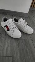 Tommy Hilfiger Sneaker Größe 33 Niedersachsen - Hohenhameln Vorschau