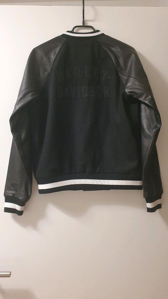 Harley Davidson Varsity Jacket *Neu* Größe S in Hamburg