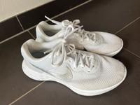 Nike Running Sportschuhe Damen Mädchen Gr 40 Thüringen - Bad Blankenburg Vorschau