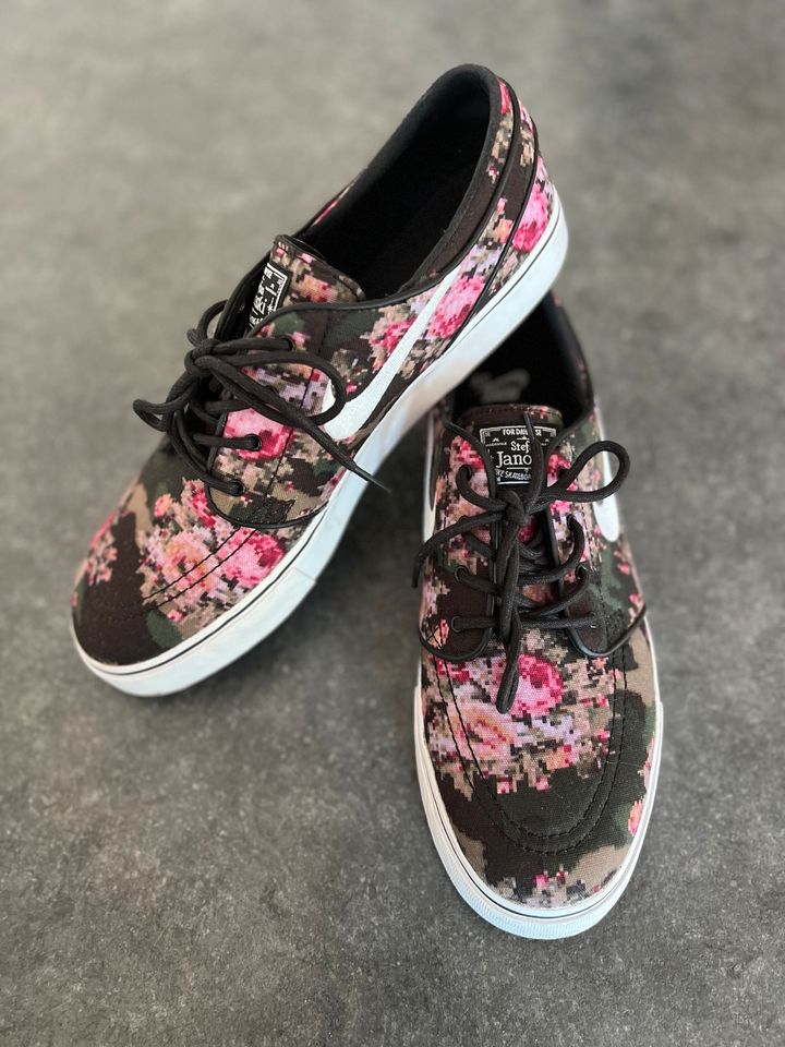 Nike stefan janoski digi floral in Biberach an der Riß