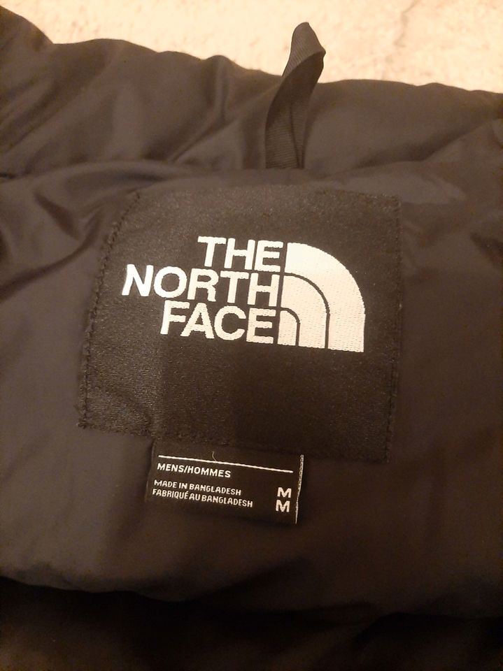 The North Face Nuptse 1996 Retro 700 Daunenjacke Winterjacke Puff in Steinach