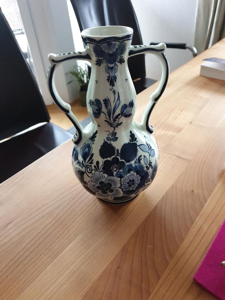 Delfter Porzellan Vase in Frankfurt am Main