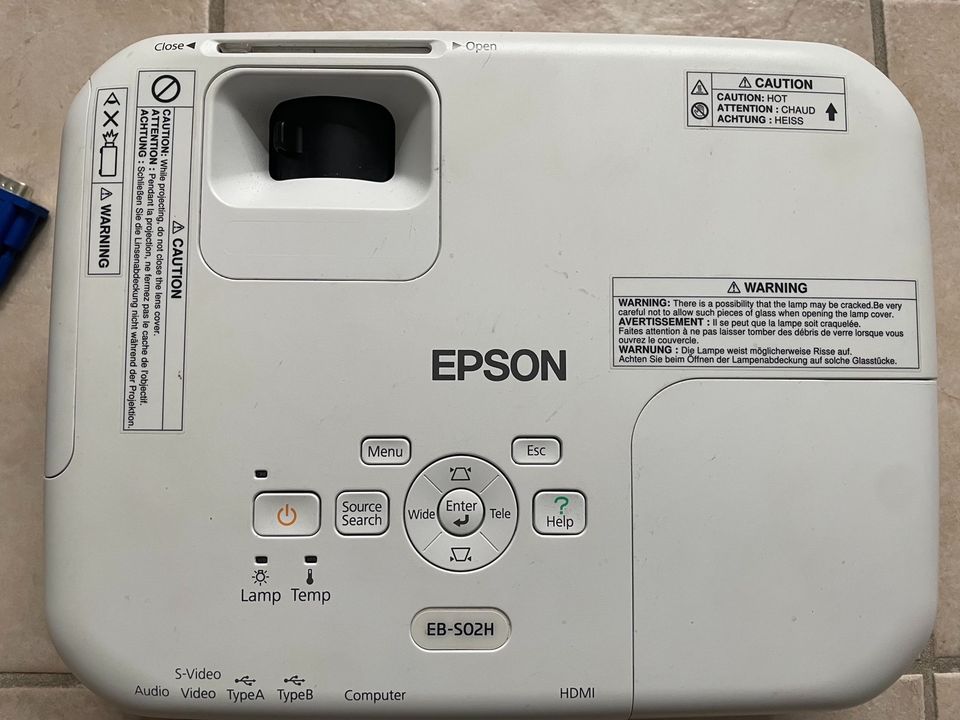 Epson EB-S02H Beamer in Georgenthal