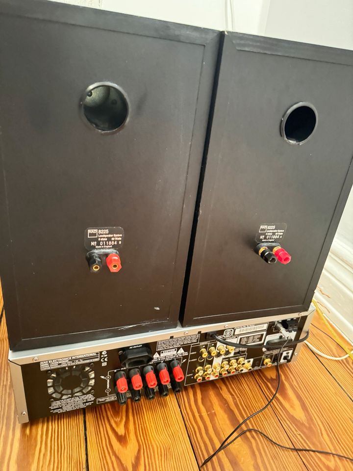 NAD L70 Verstärker, 2 NAD Lautsprecher 8225, Bluetooth Belkin in Kiel